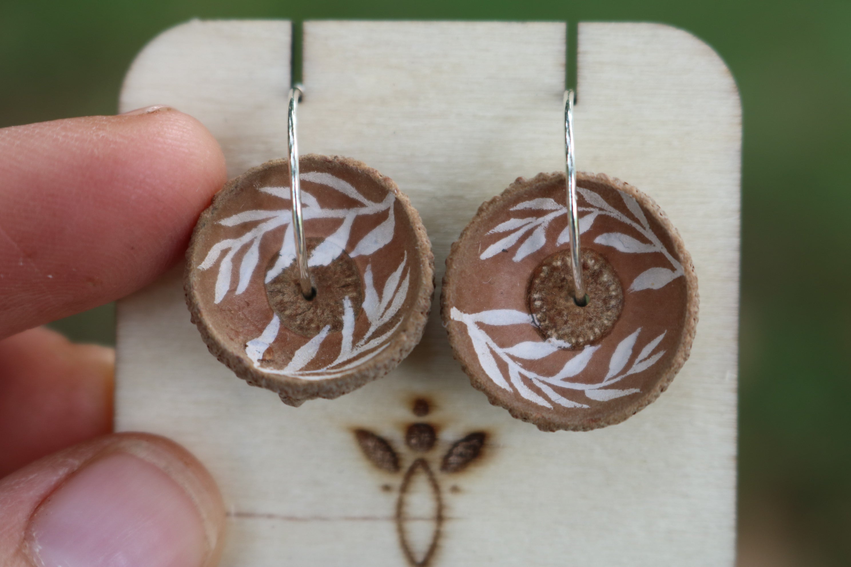 Pendientes de bellota · Éter