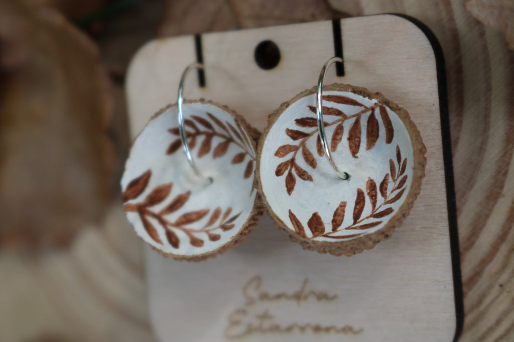 Pendientes de bellota · Humus