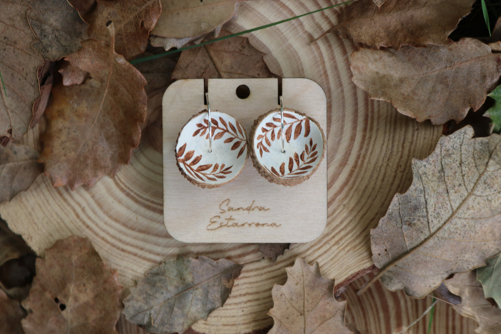 Pendientes de bellota · Humus
