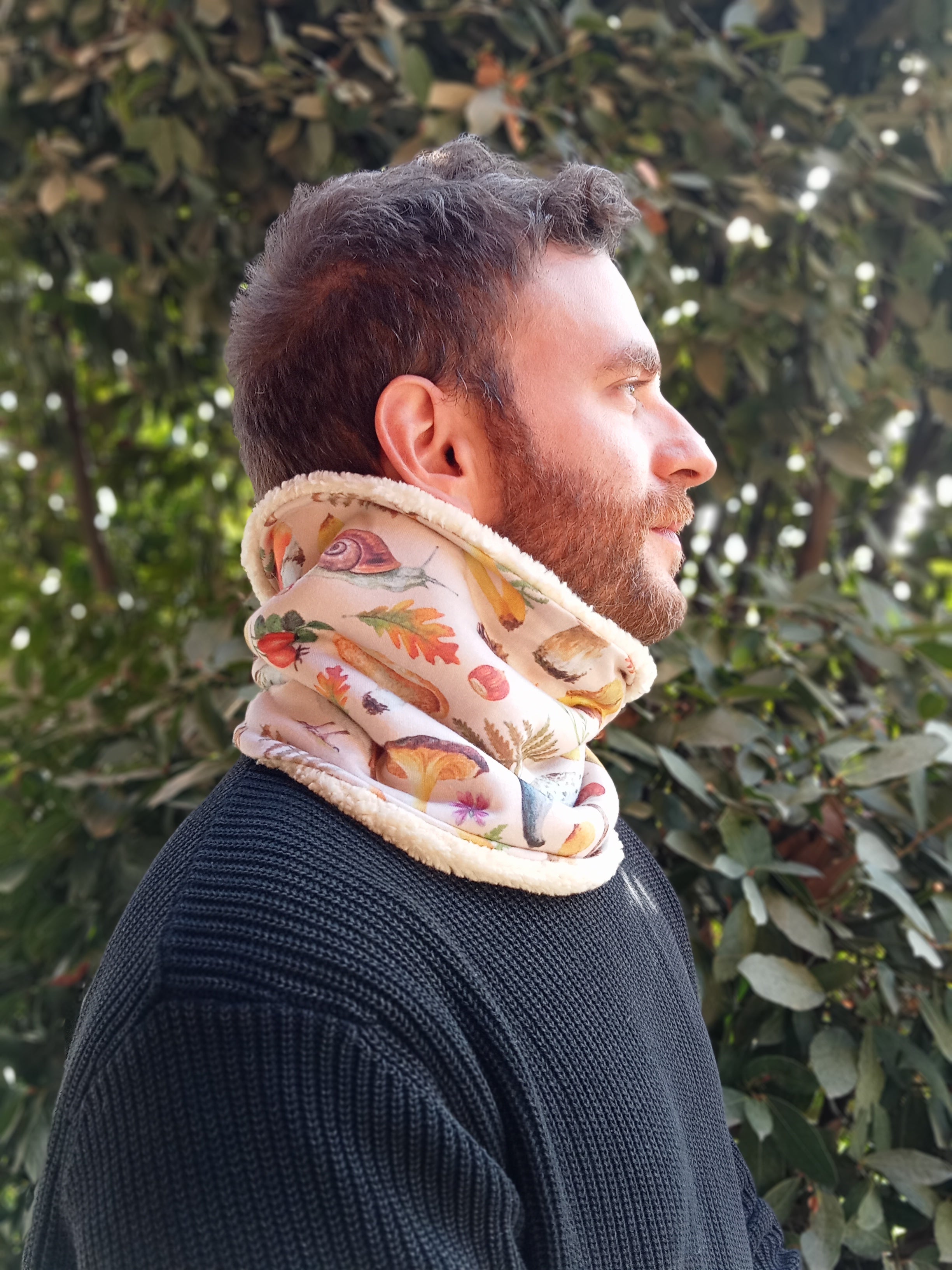 Cuello setas y bosque