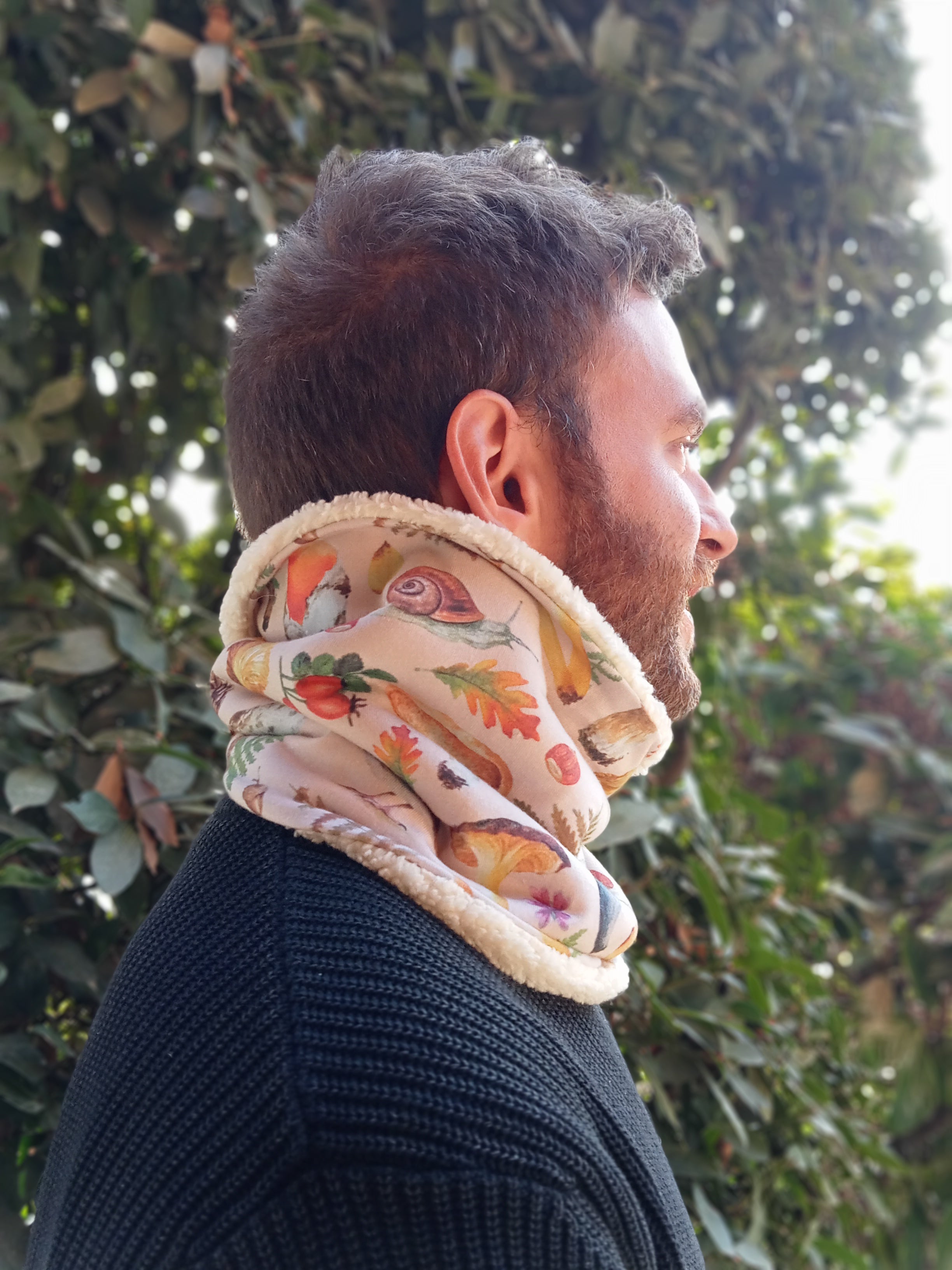 Cuello setas y bosque