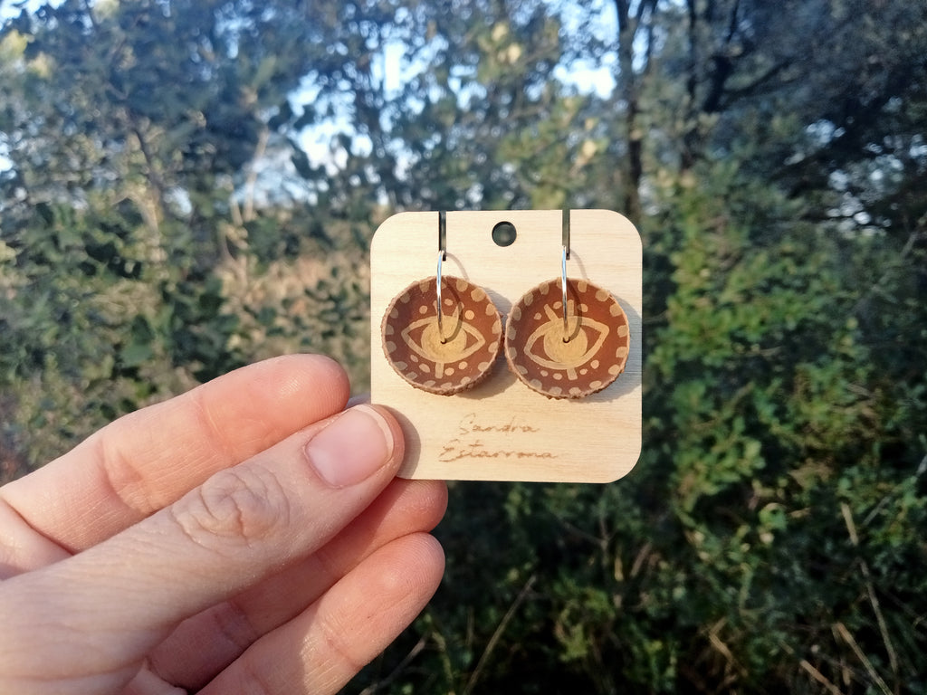 Pendientes de bellota · Tribu
